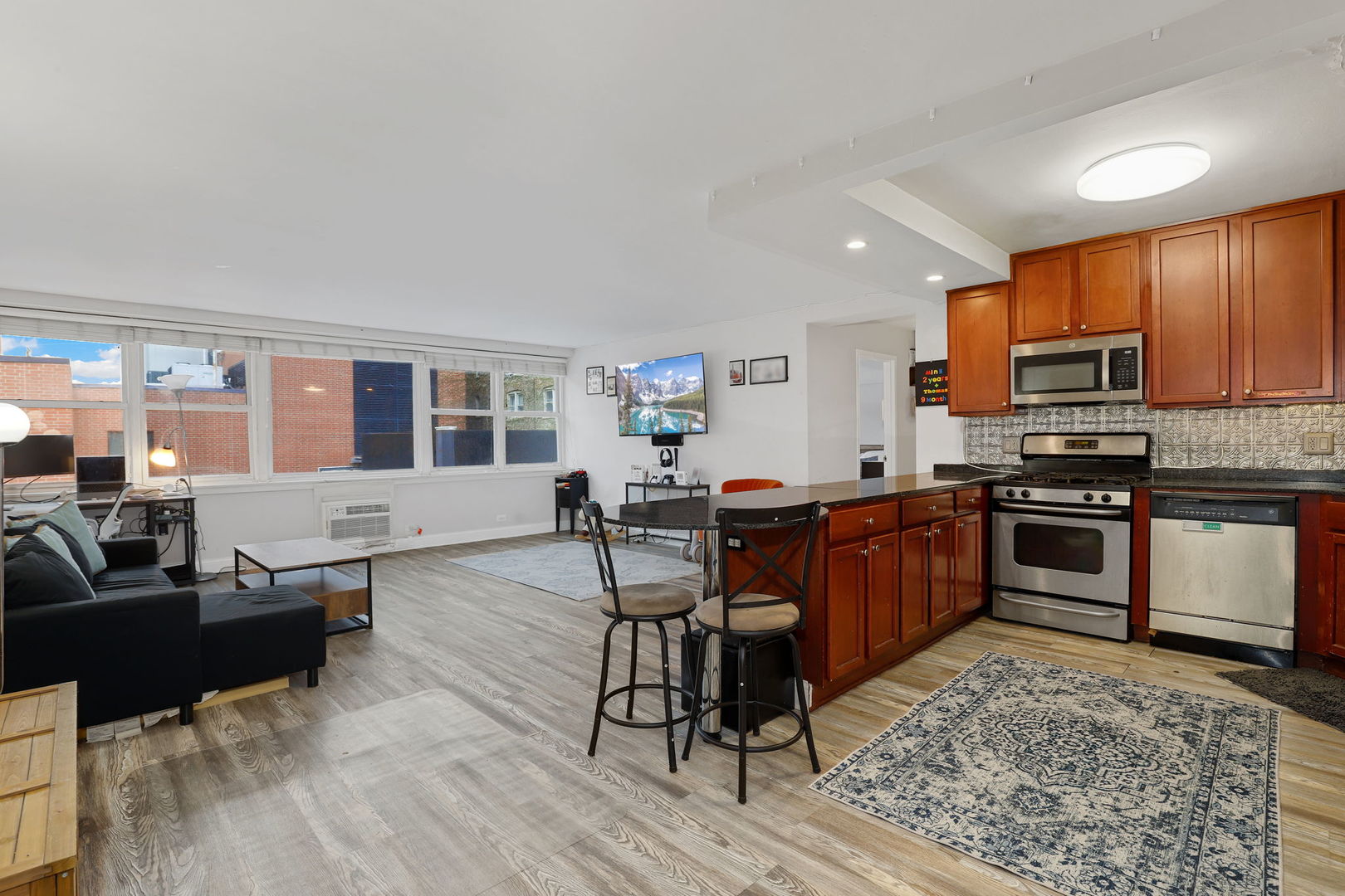 2300 N Commonwealth Avenue Unit: 3K
