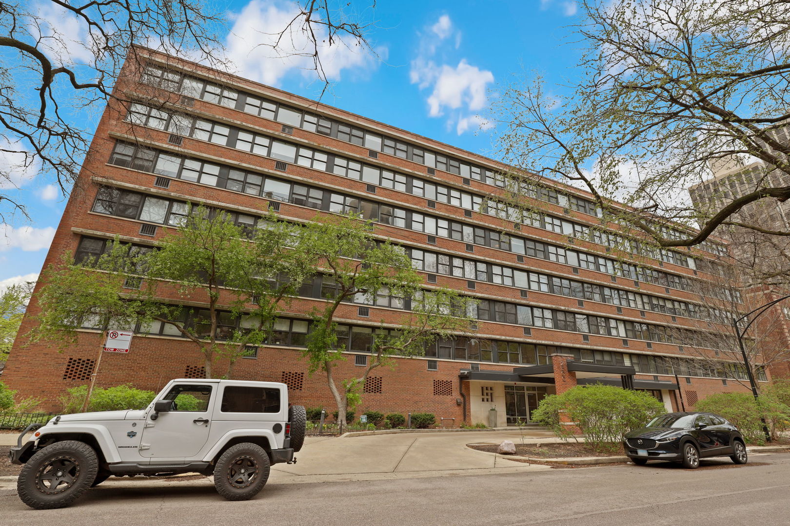 2300 N Commonwealth Avenue Unit: 3K