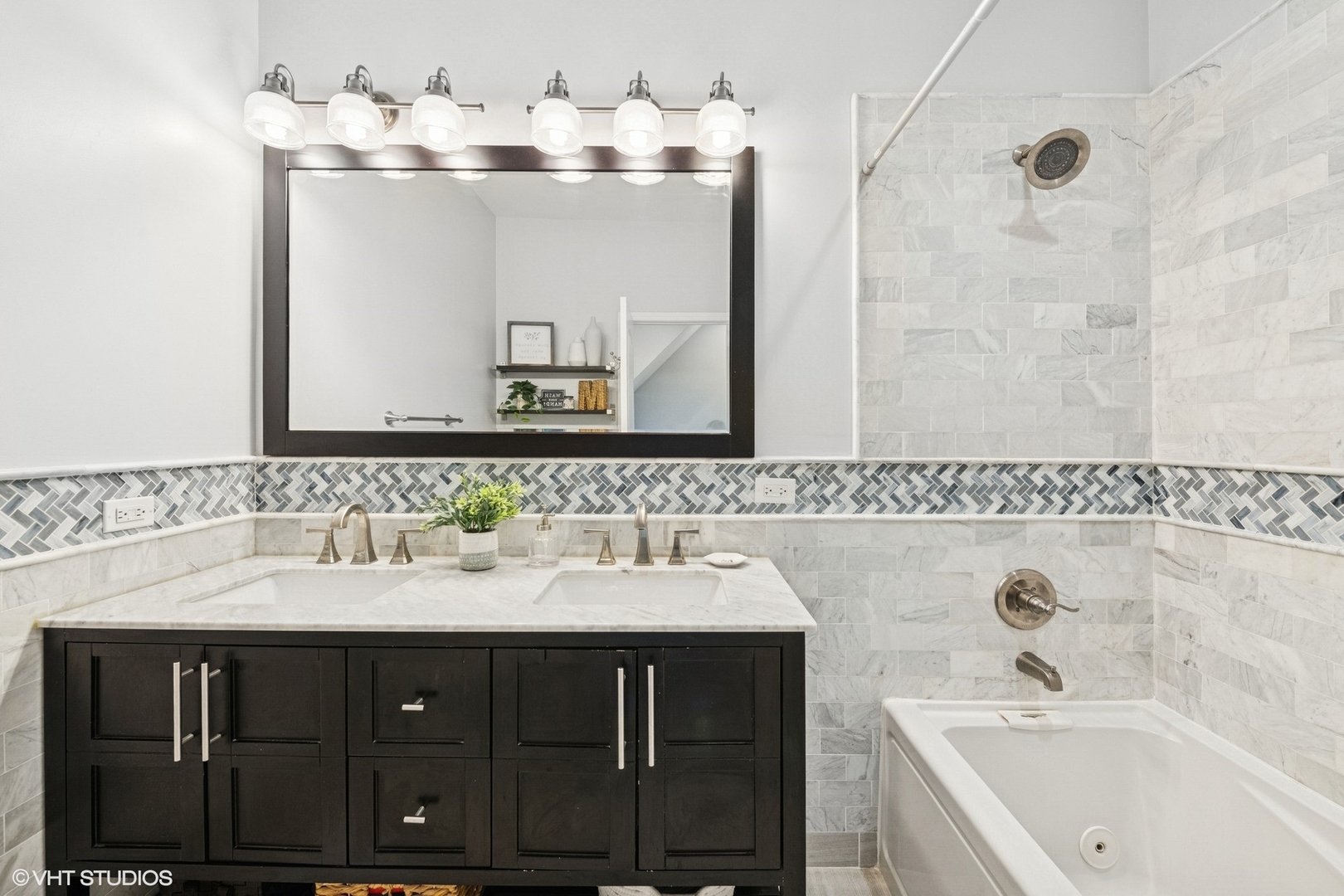 2835 N Wolcott Avenue Unit: G