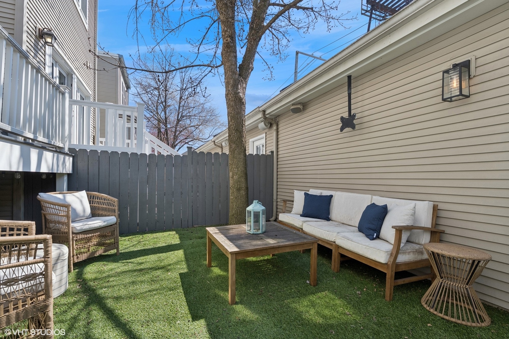 1858 N Wilmot Avenue