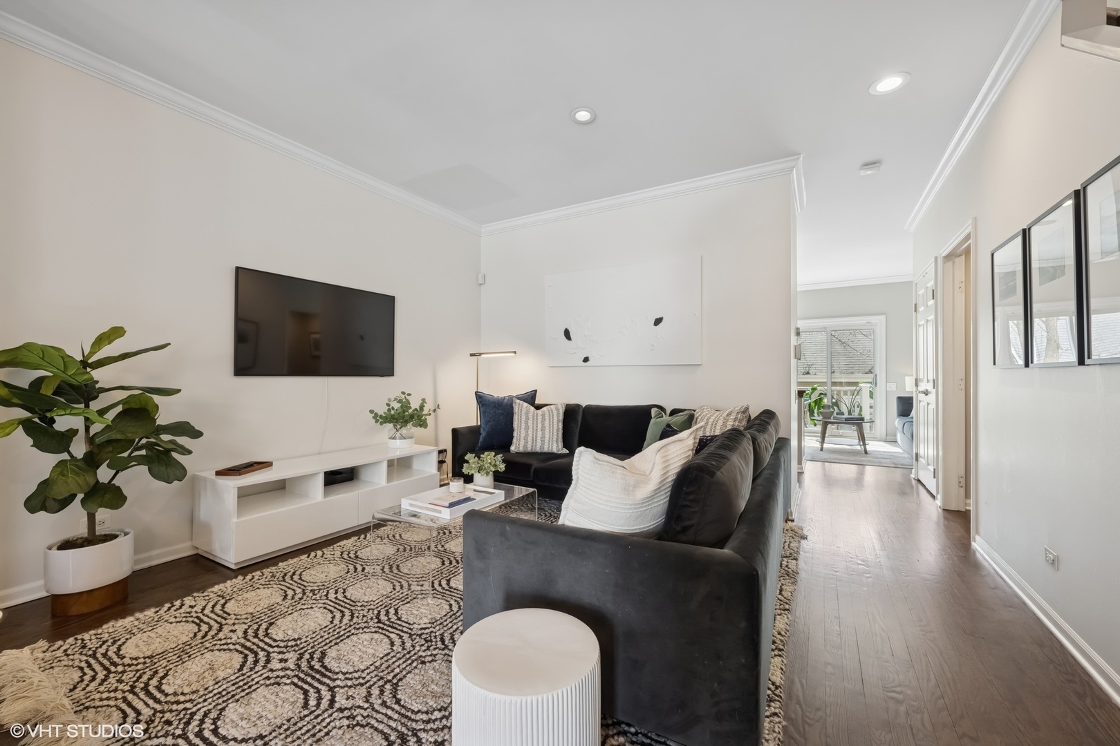 1858 N Wilmot Avenue