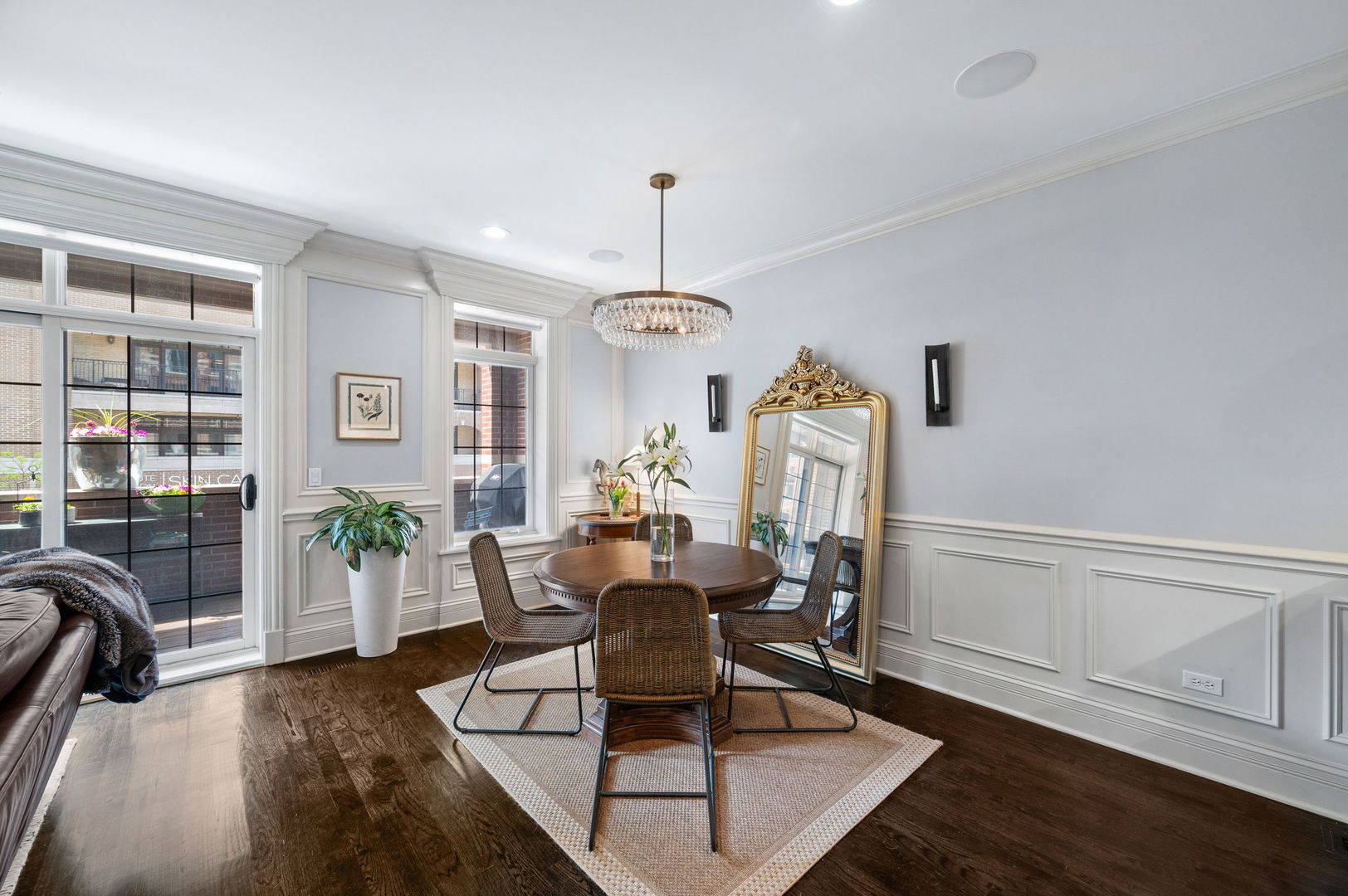 1420 W Belmont Avenue Unit: 2