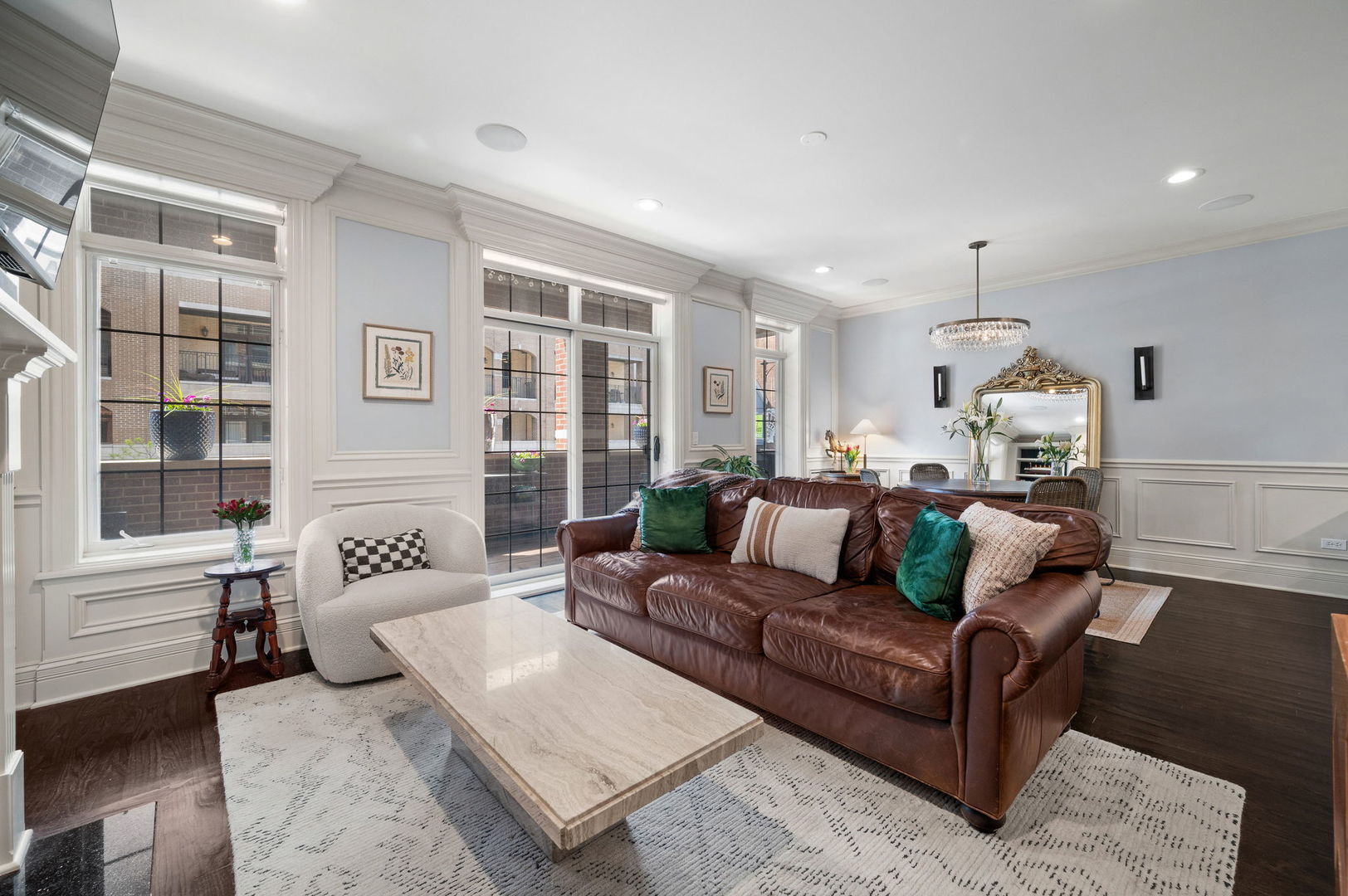 1420 W Belmont Avenue Unit: 2