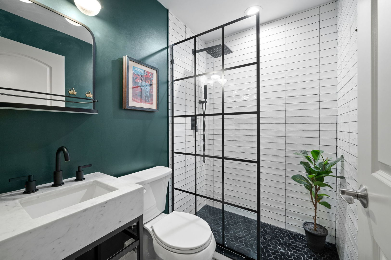 1420 W Belmont Avenue Unit: 2