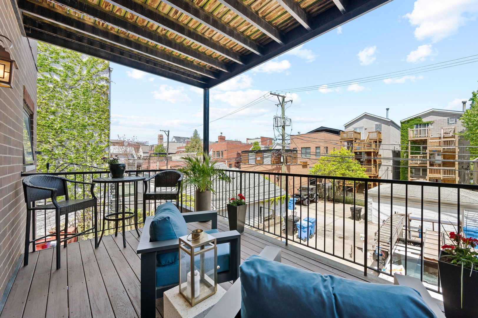 1420 W Belmont Avenue Unit: 2