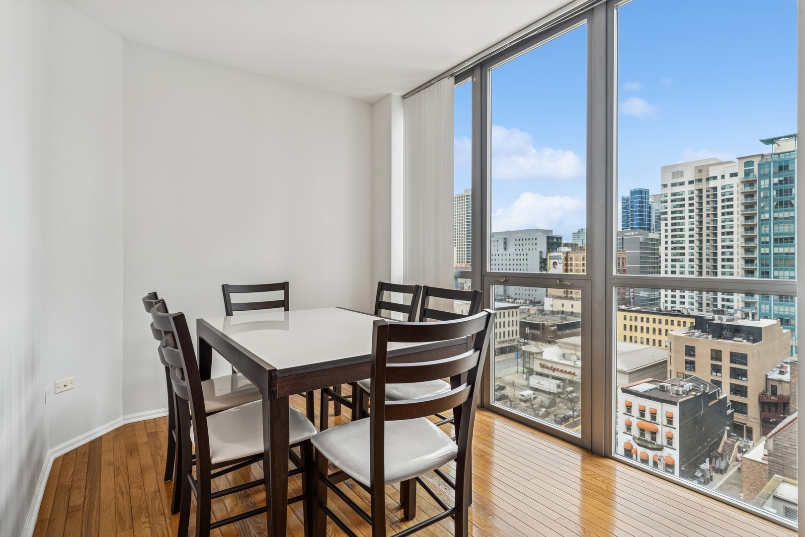 600 N Dearborn Street Unit: 1209