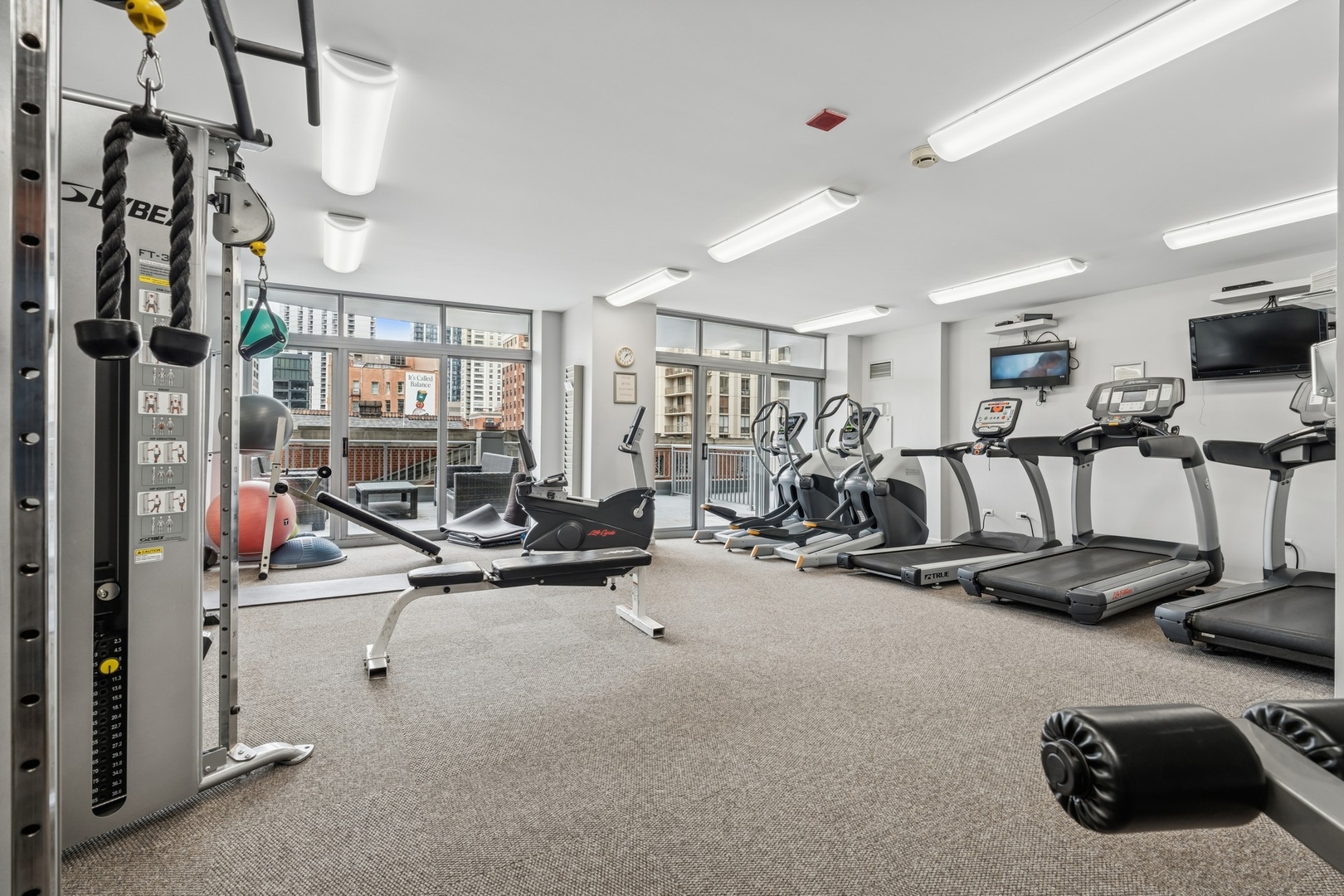 600 N Dearborn Street Unit: 1209