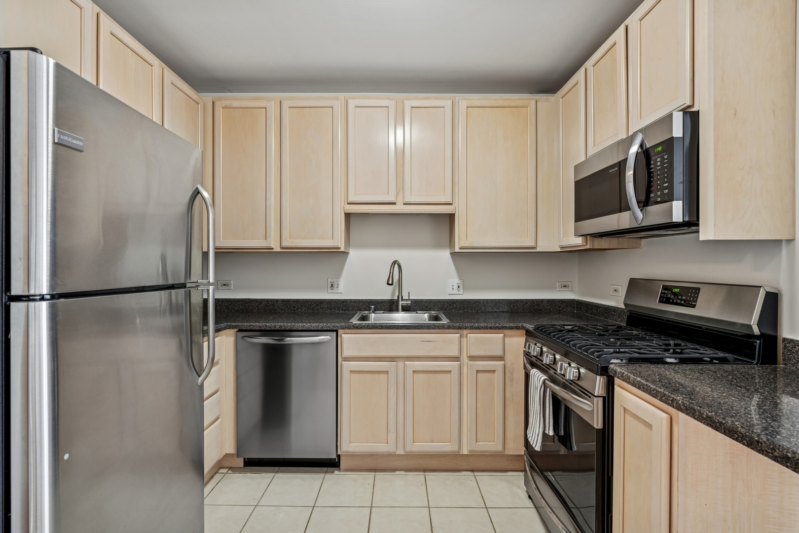 600 N Dearborn Street Unit: 1209