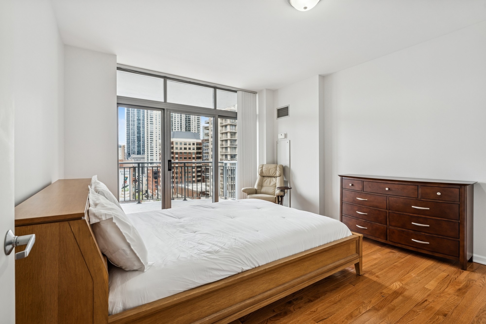 600 N Dearborn Street Unit: 1209