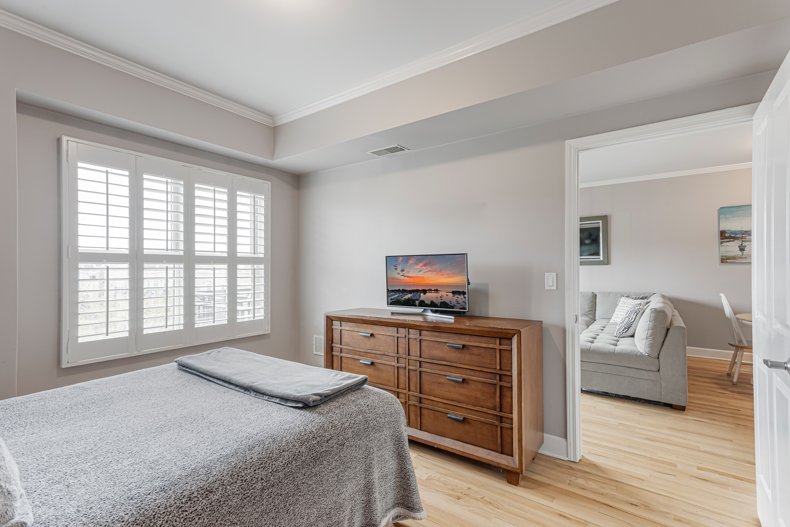 437 W North Avenue Unit: 505