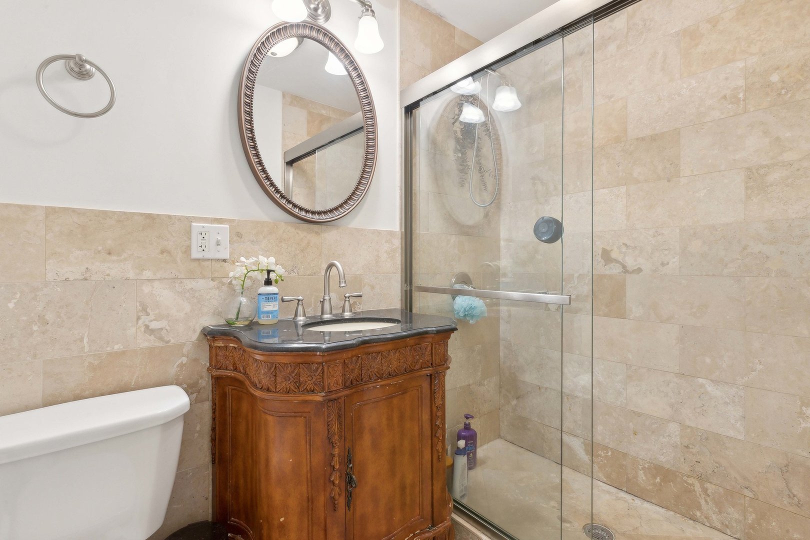 2220 W Granville Avenue Unit: 1