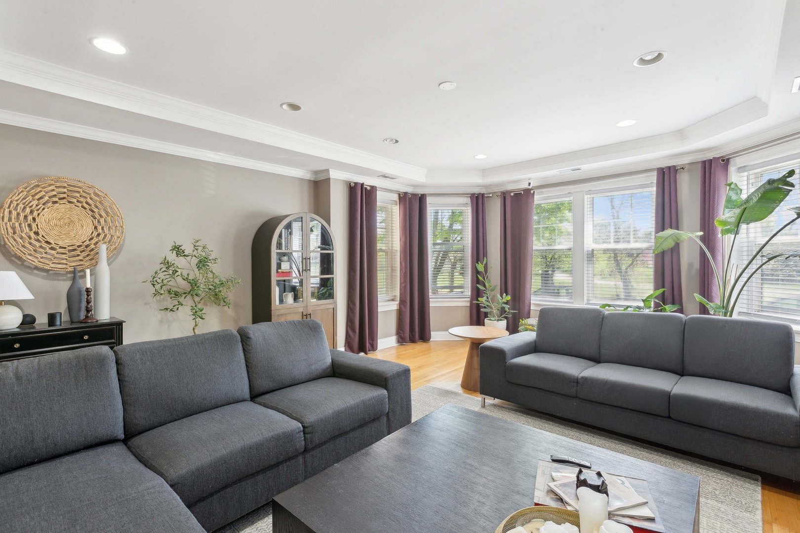 2220 W Granville Avenue Unit: 1