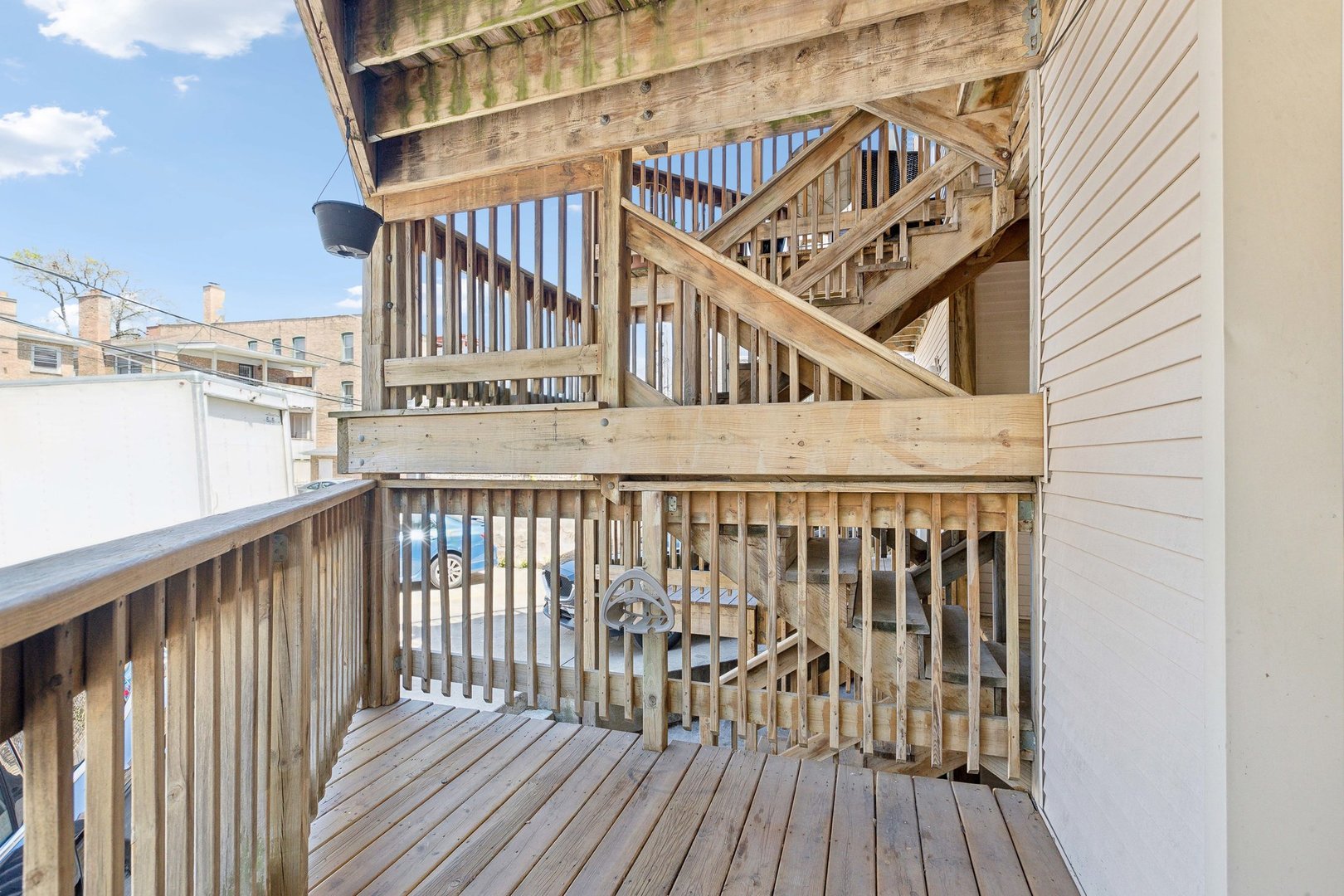 2220 W Granville Avenue Unit: 1