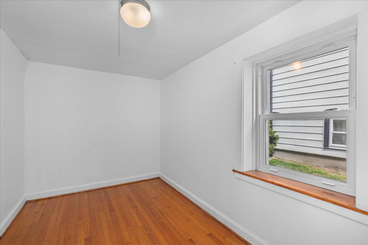 4029 N Albany Avenue