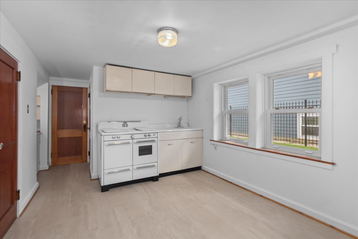 4029 N Albany Avenue