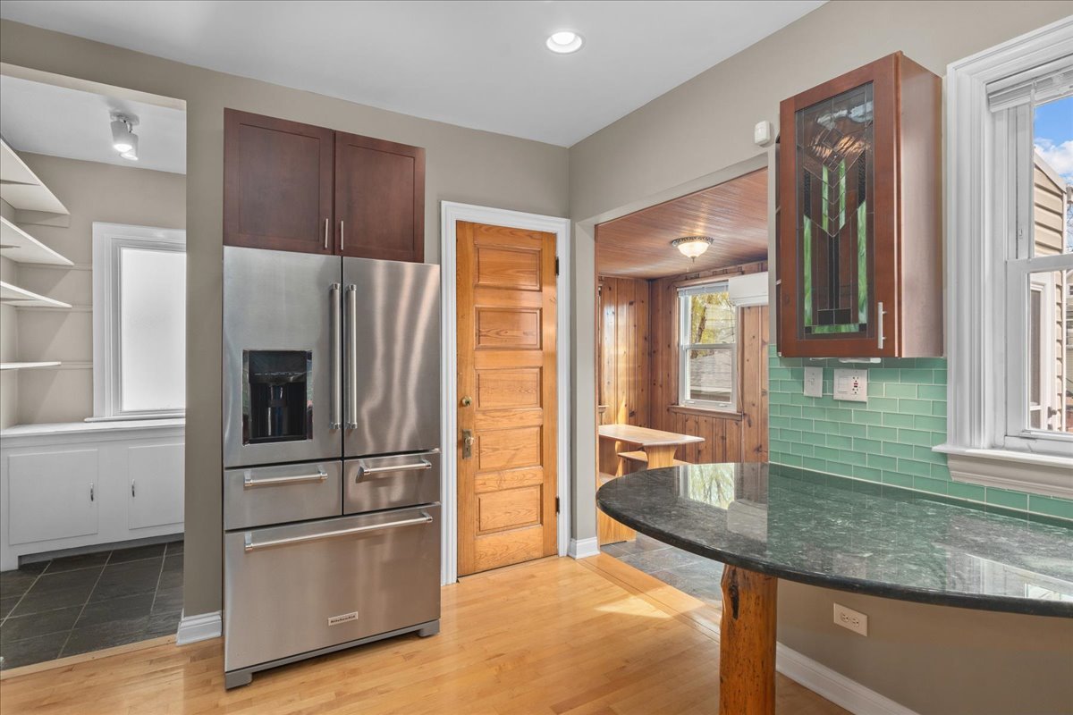 4029 N Albany Avenue