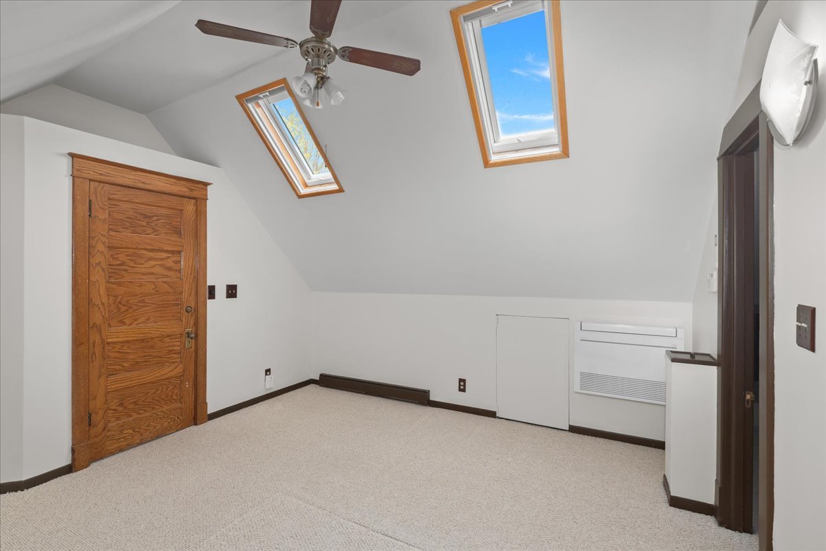 4029 N Albany Avenue