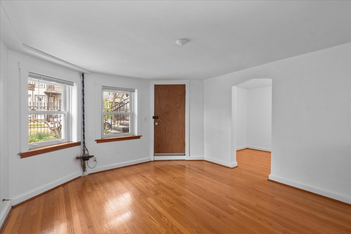 4029 N Albany Avenue