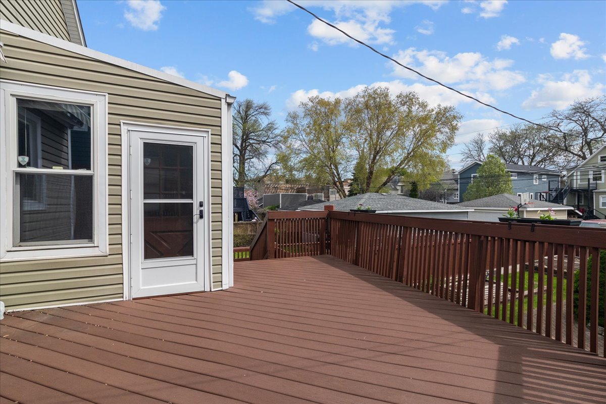 4029 N Albany Avenue