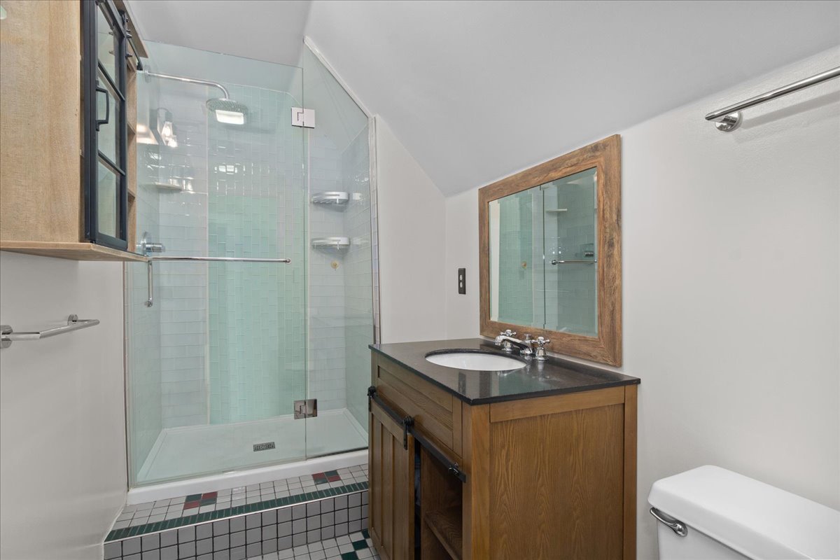 4029 N Albany Avenue