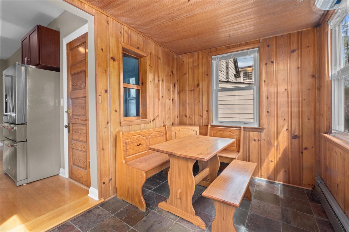 4029 N Albany Avenue