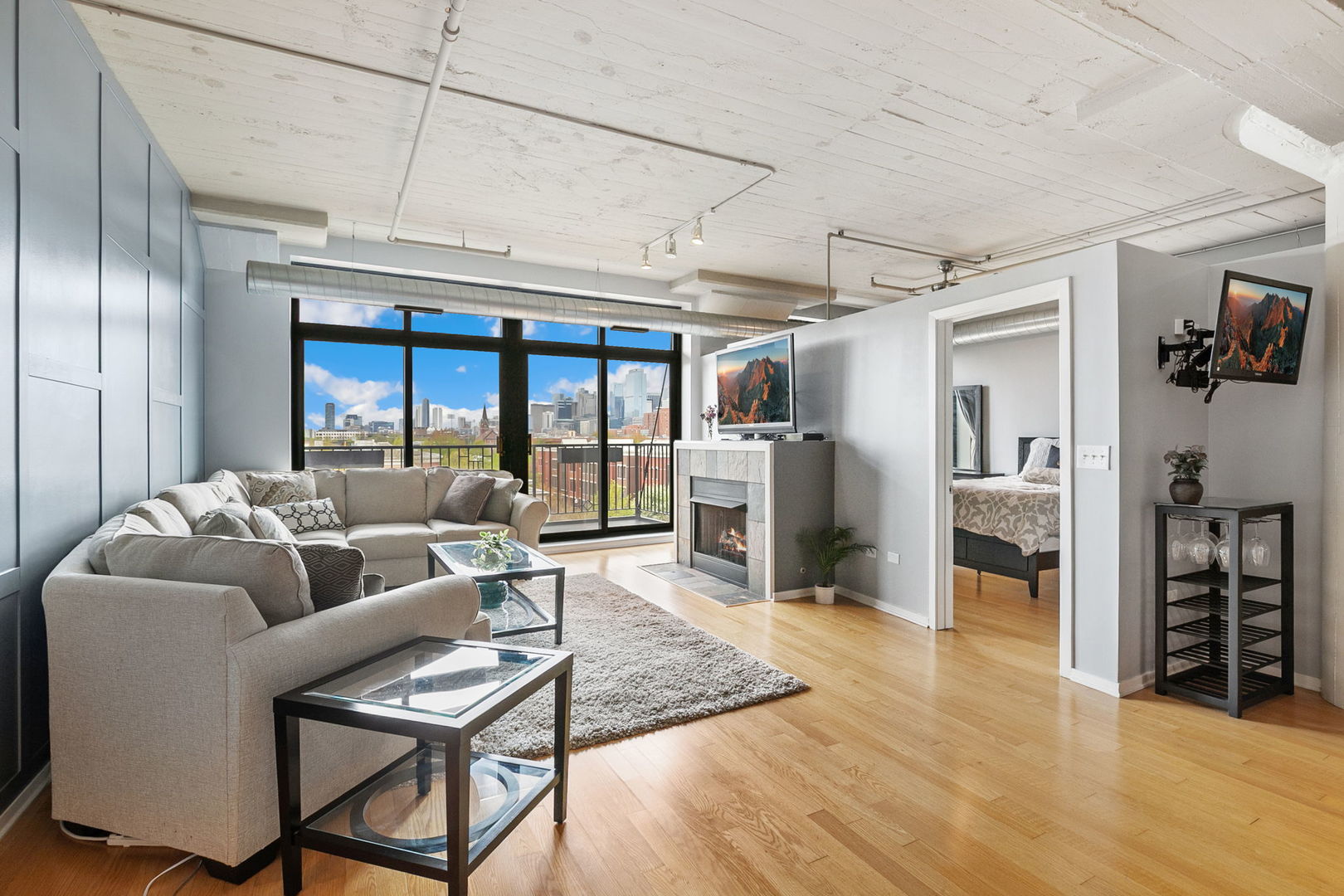 1525 S Sangamon Street Unit: 402