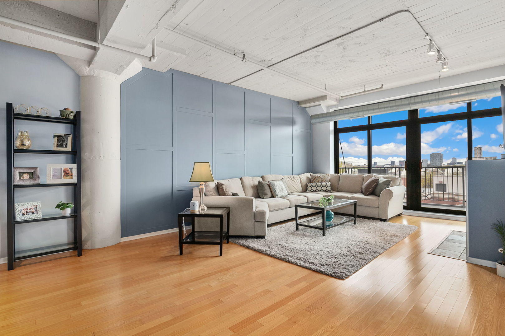 1525 S Sangamon Street Unit: 402