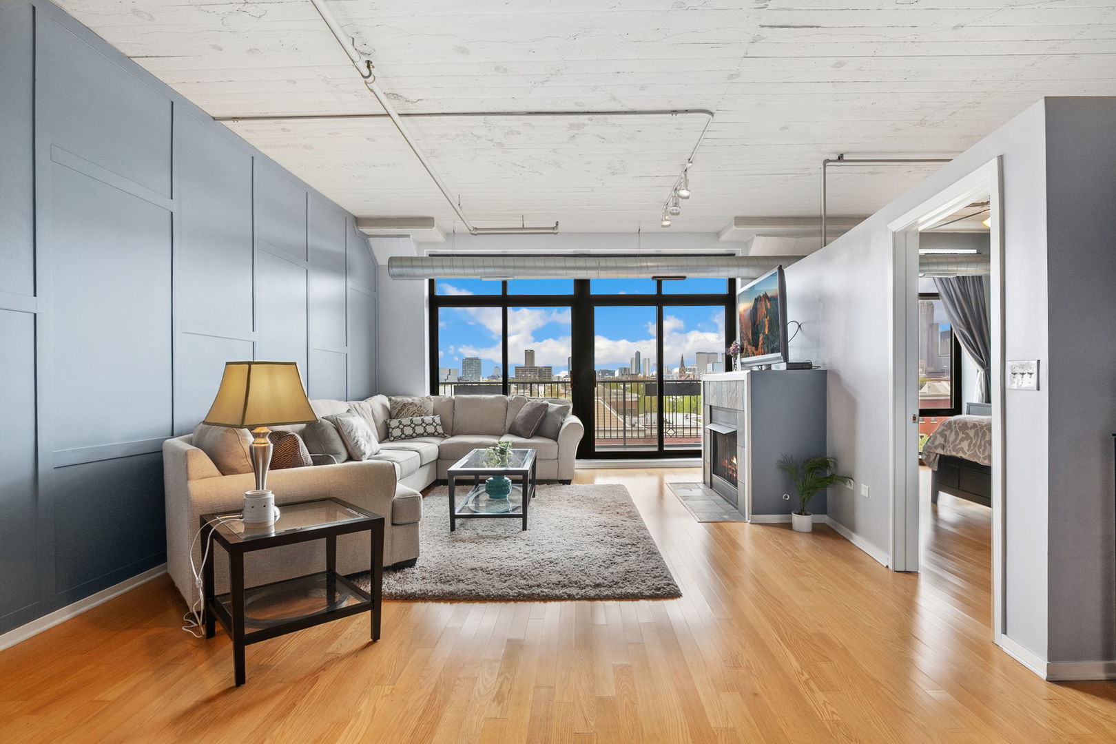 1525 S Sangamon Street Unit: 402