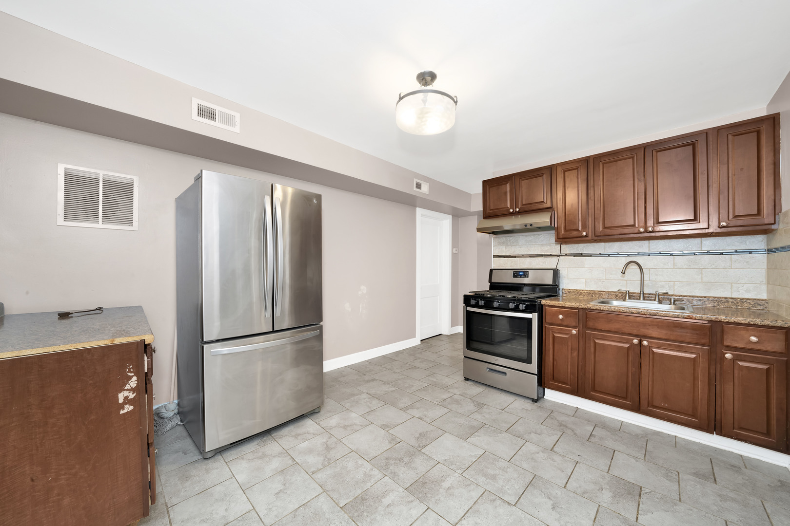 2720 S Christiana Avenue