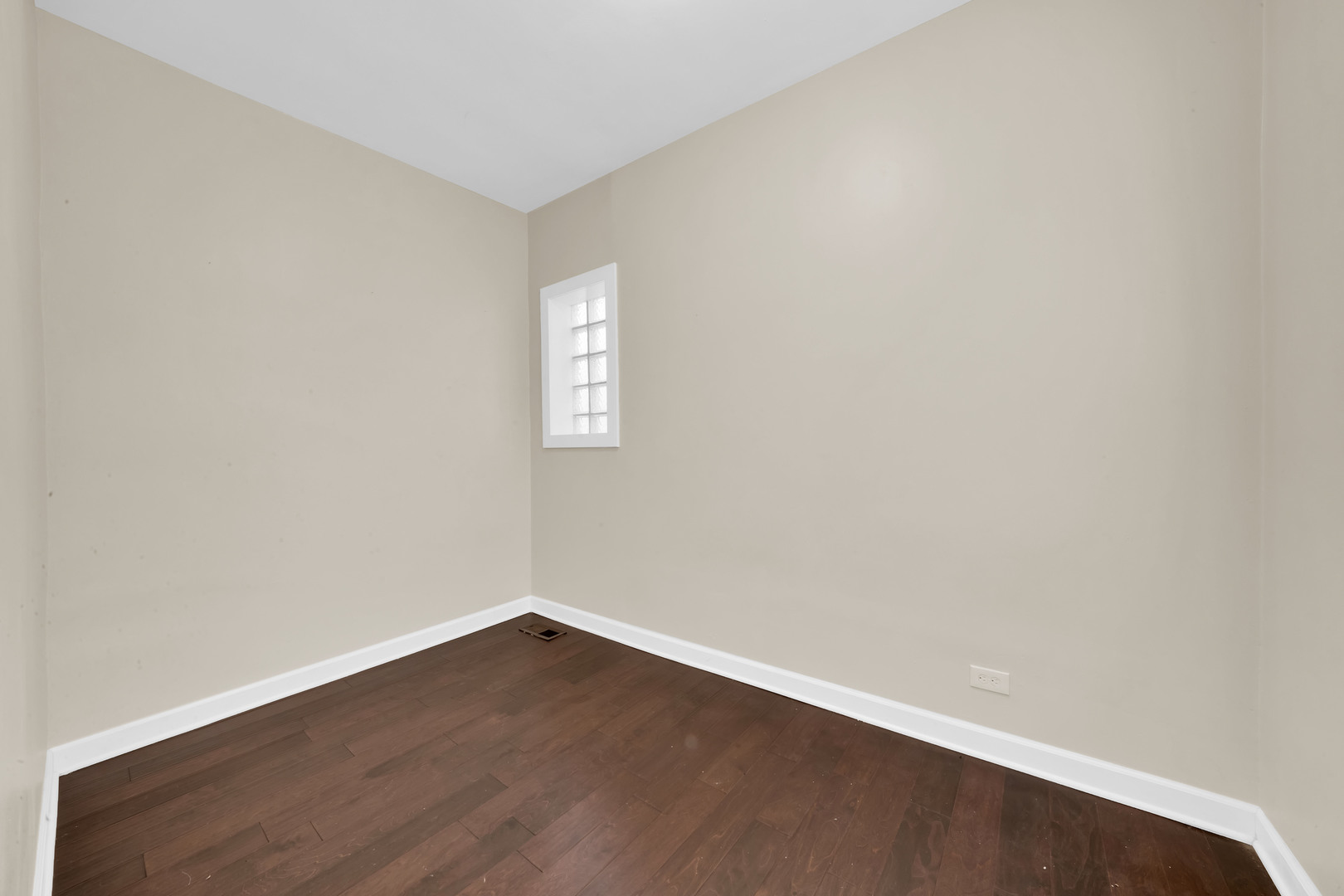 2720 S Christiana Avenue