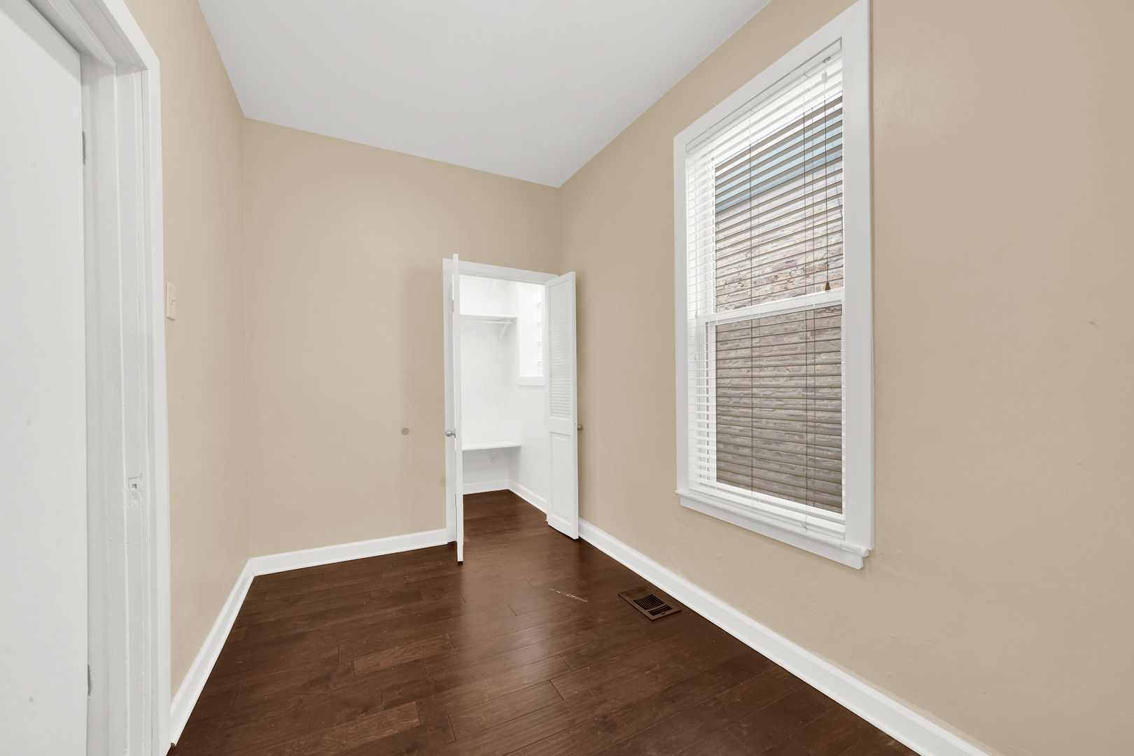 2720 S Christiana Avenue