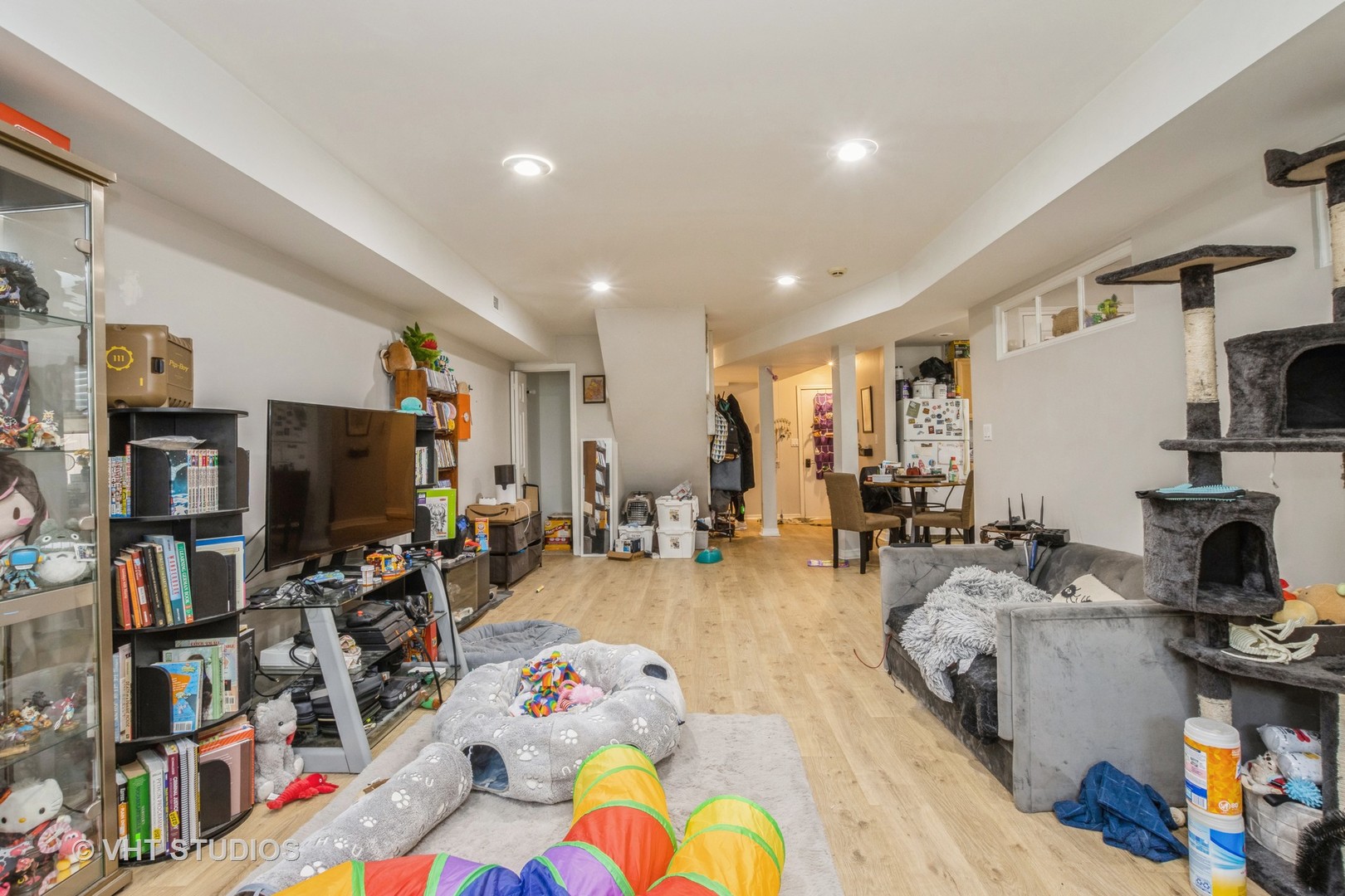 1228 W GLENLAKE Avenue Unit: 2