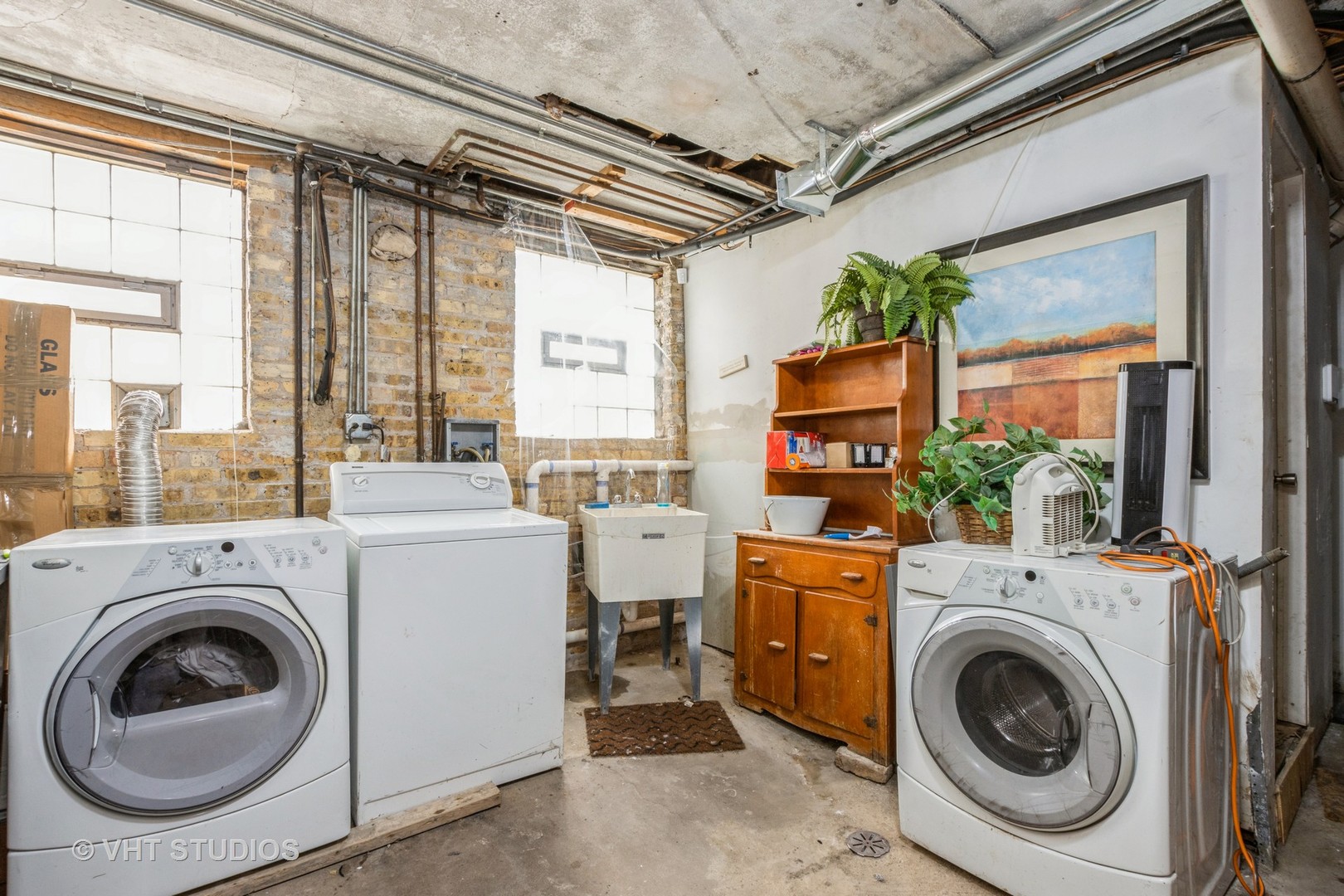 1228 W GLENLAKE Avenue Unit: 2