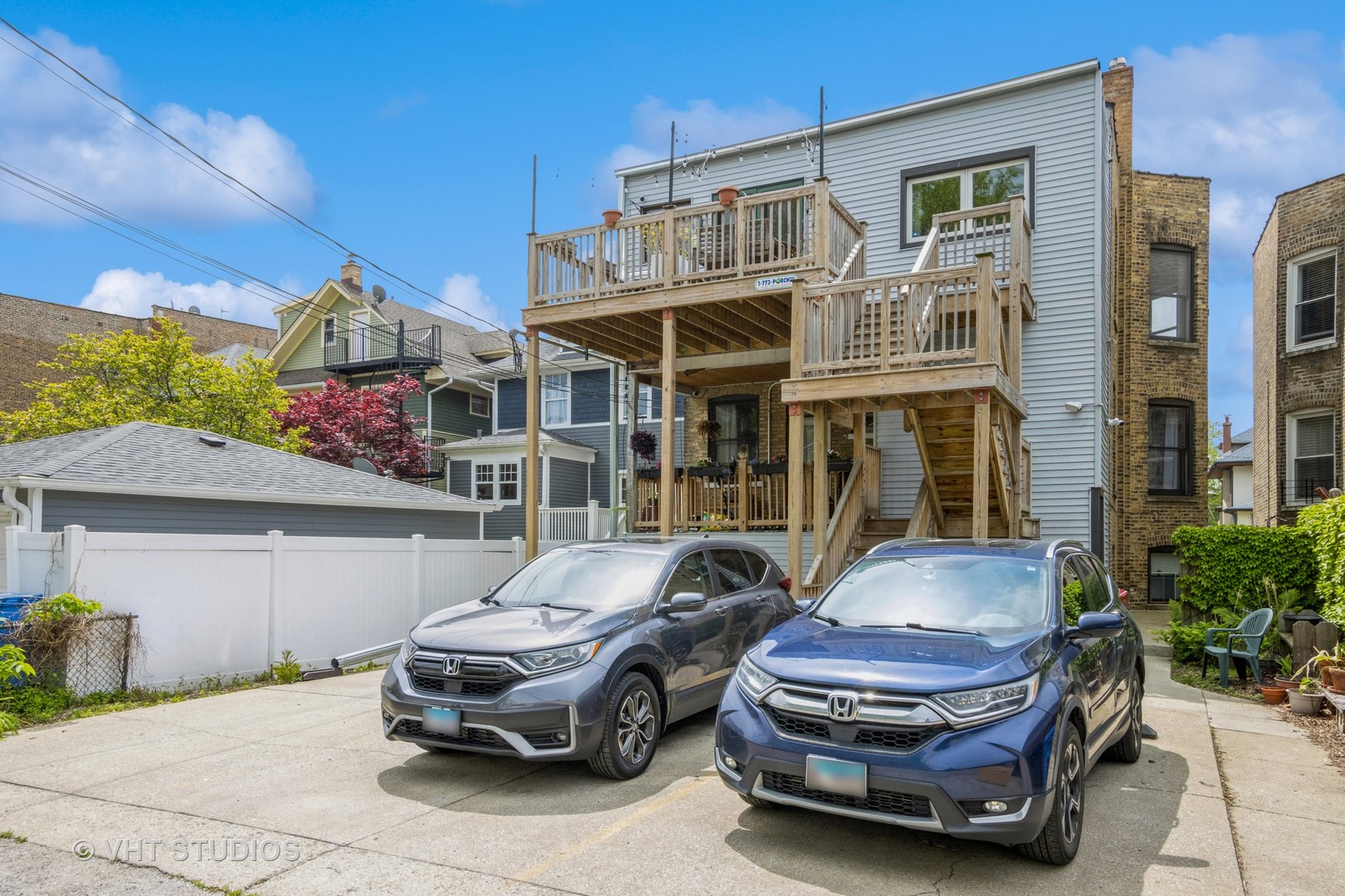 1228 W GLENLAKE Avenue Unit: 2