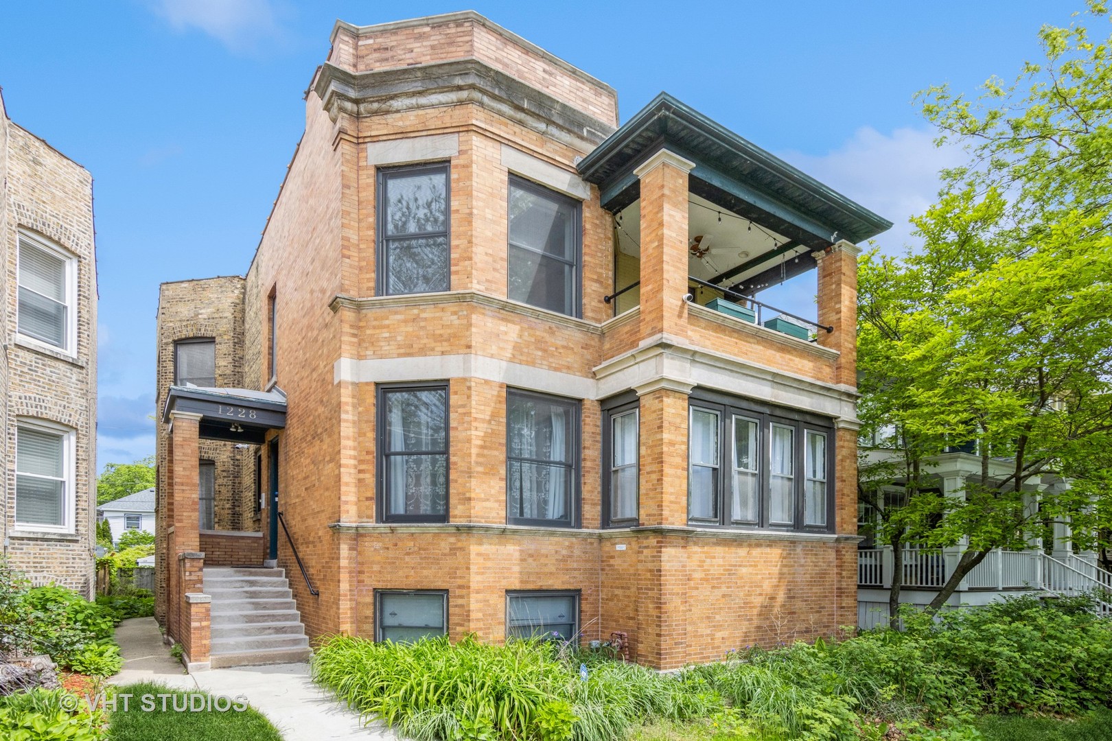 1228 W GLENLAKE Avenue Unit: 2