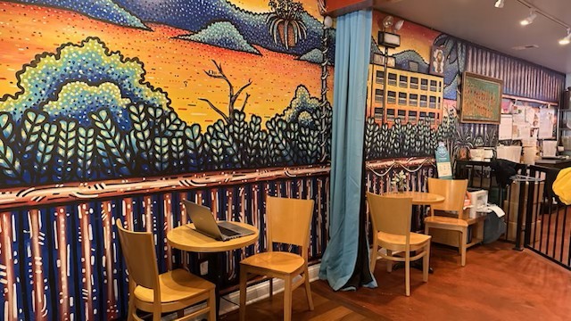 2553 W Fullerton Avenue