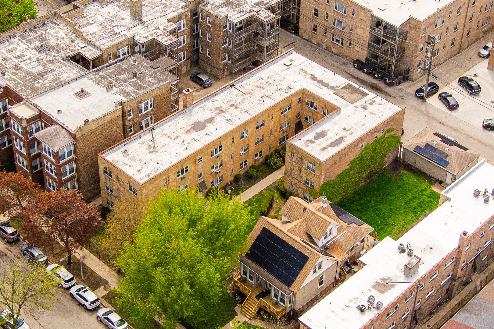 1709 W Estes Avenue Unit: 1S