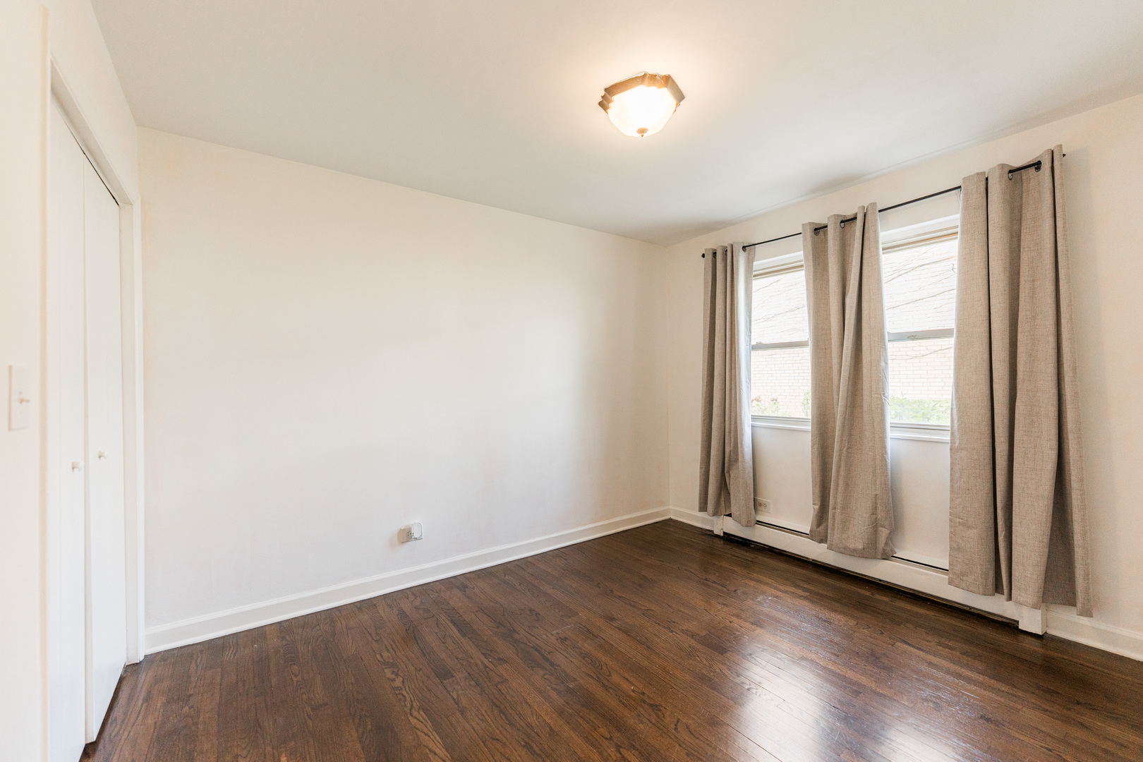 1709 W Estes Avenue Unit: 1S