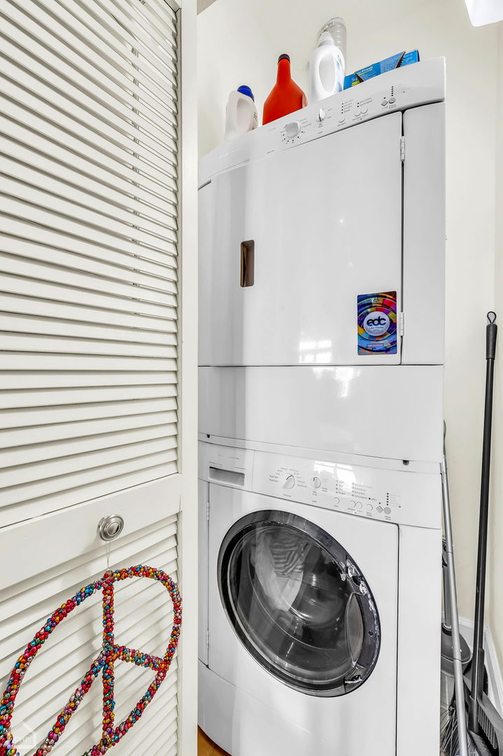 1600 S PRAIRIE Avenue Unit: 1603