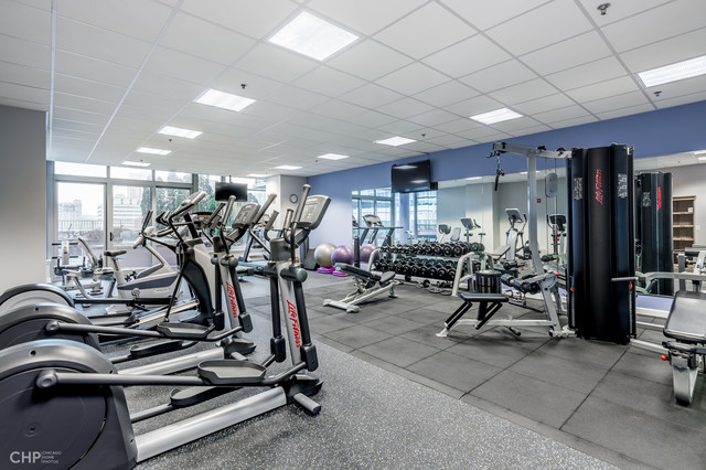 1600 S PRAIRIE Avenue Unit: 1603