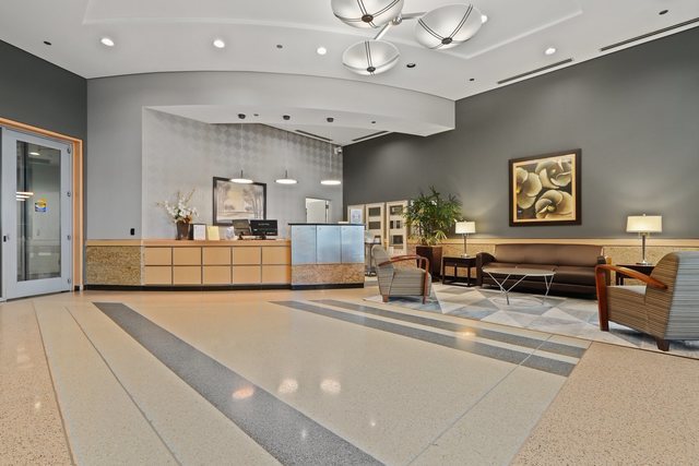 1600 S PRAIRIE Avenue Unit: 1603