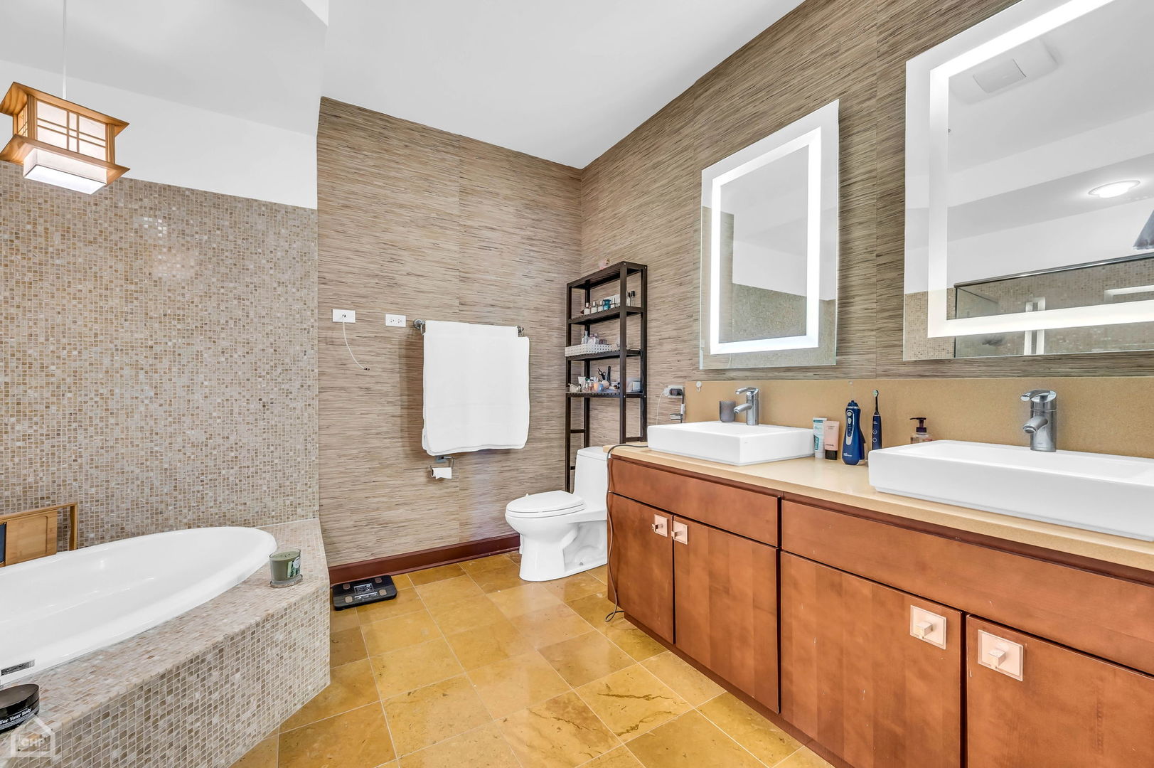 1600 S PRAIRIE Avenue Unit: 1603