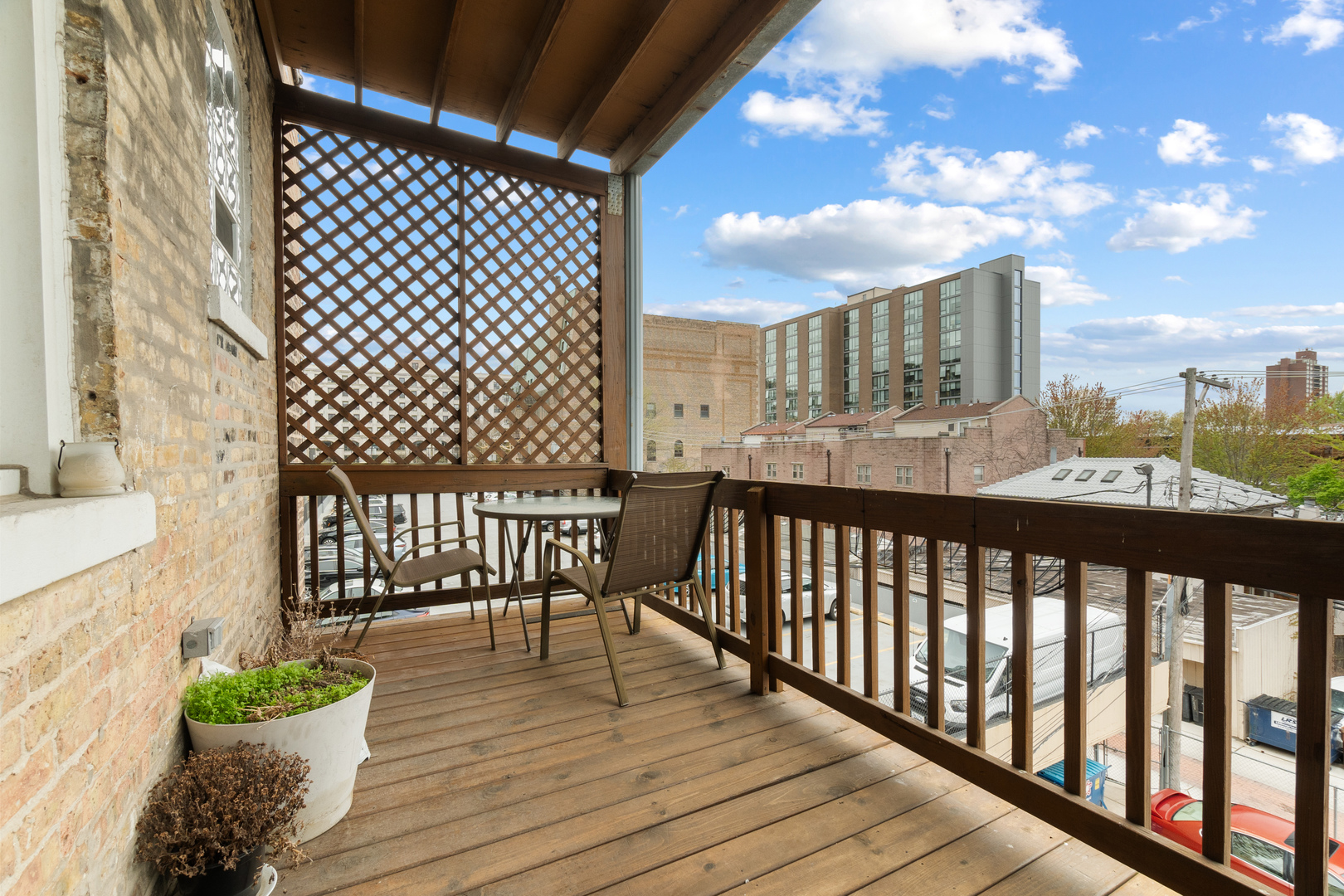 908 W Lakeside Place Unit: 3W