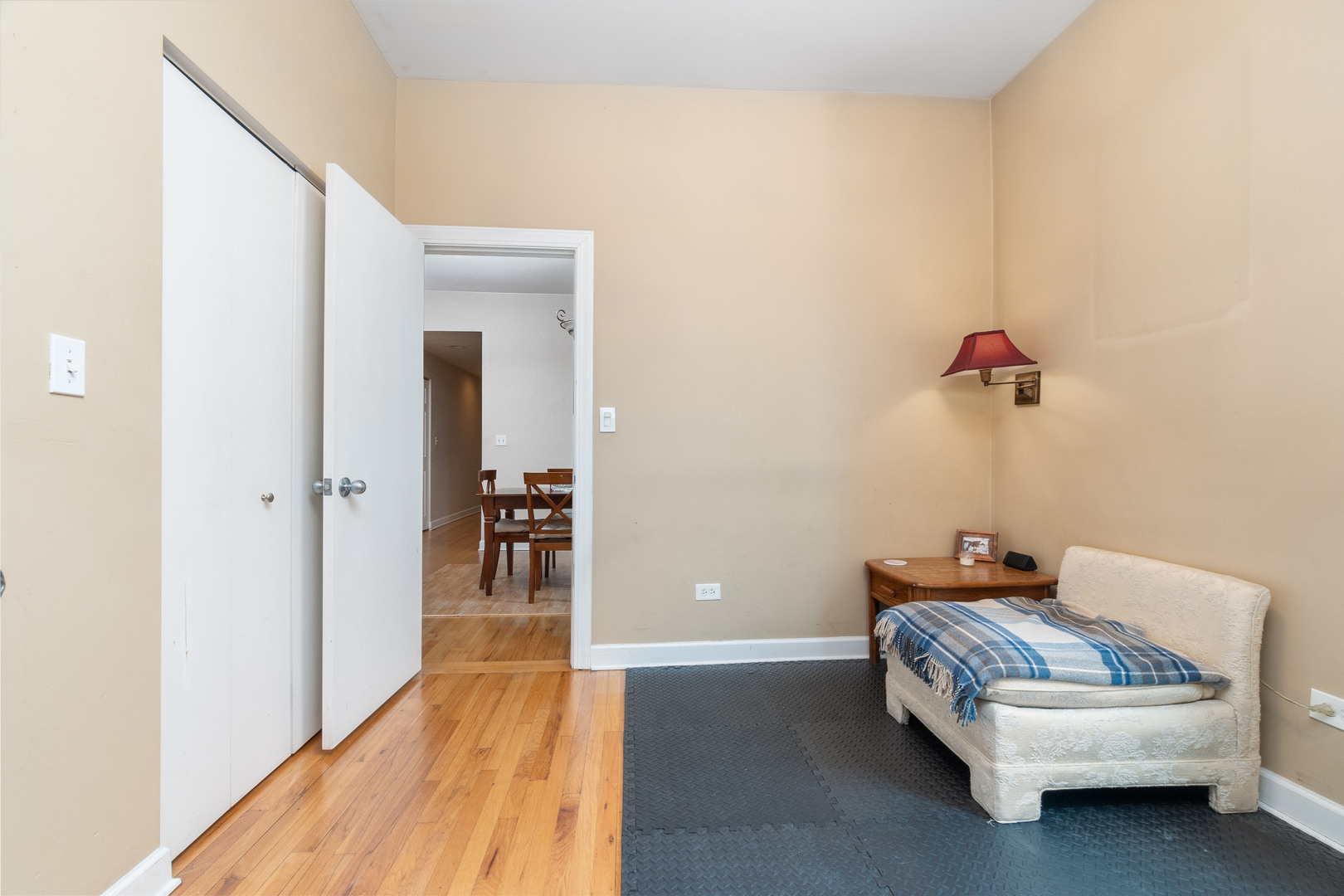 908 W Lakeside Place Unit: 3W