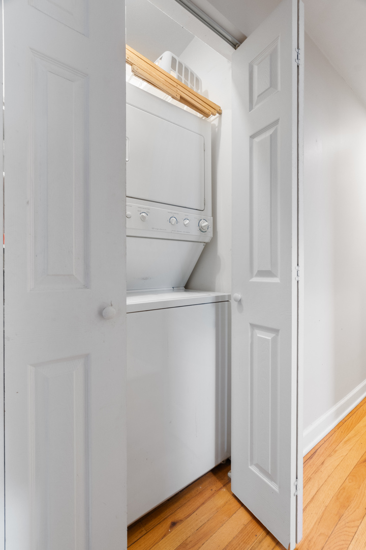 908 W Lakeside Place Unit: 3W