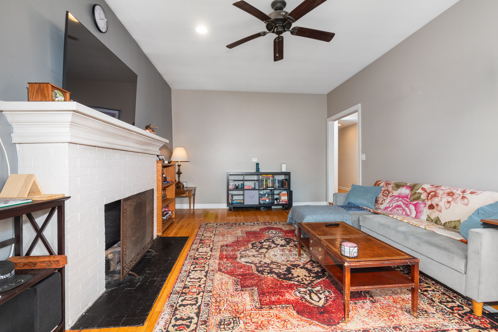 908 W Lakeside Place Unit: 3W