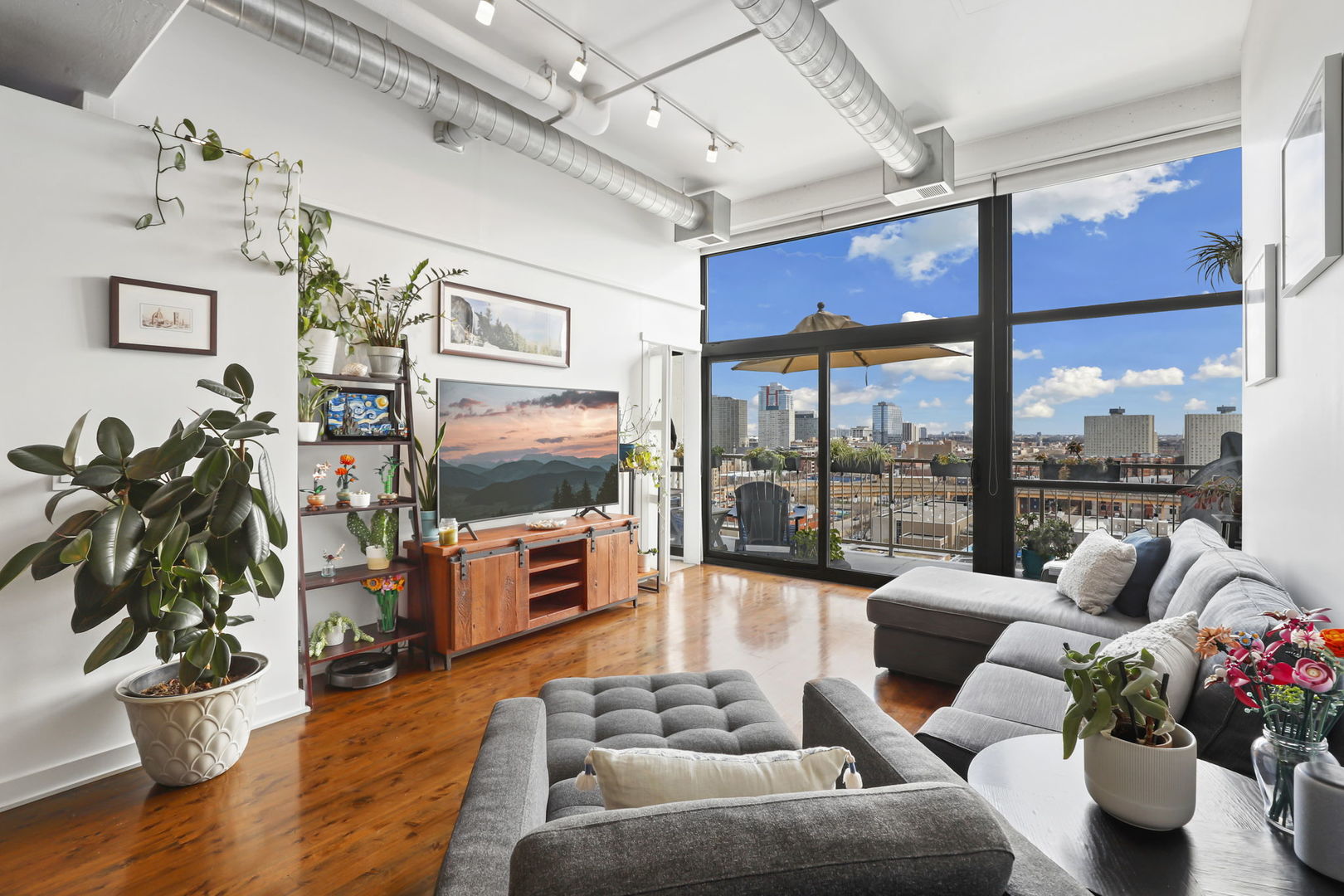 1530 S State Street Unit: 1128