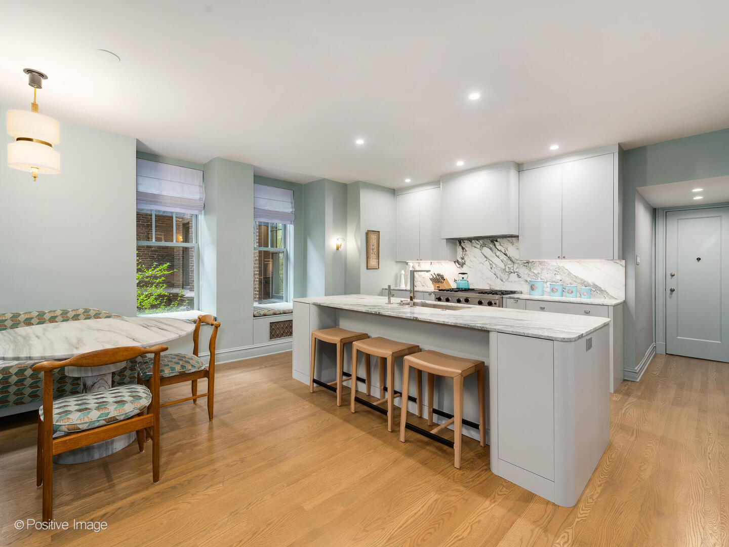 20 E Cedar Street Unit: 2D