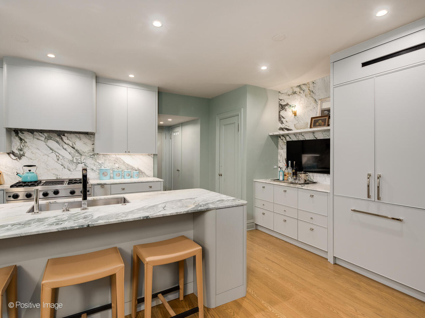 20 E Cedar Street Unit: 2D