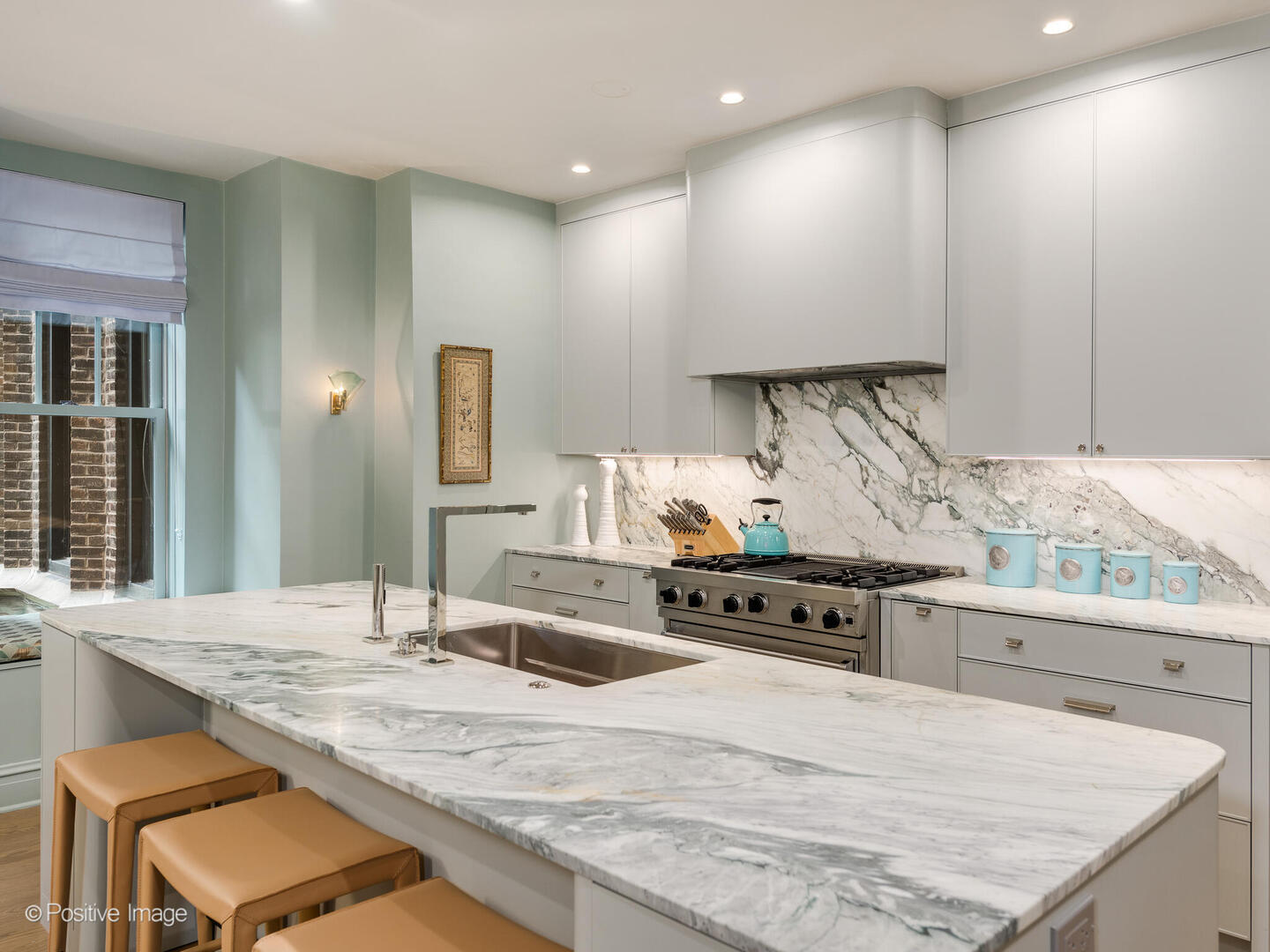 20 E Cedar Street Unit: 2D